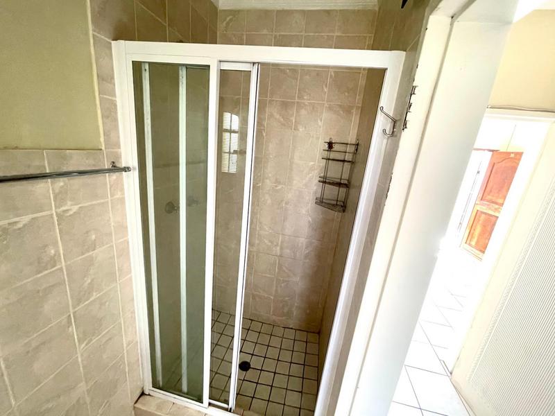 To Let 1 Bedroom Property for Rent in Kannoniers Park North West